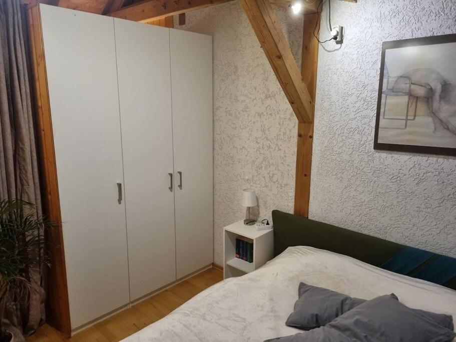 Gemuetliche Dachgeschosswohnung Erfurt Exteriér fotografie
